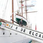 El rey Felipe VI visita el buque escuela Juan Sebastián de Elcano entre aclamaciones de cientos de santanderinos