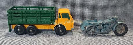 Triumph con sidecar y Dodge Kew con caja de madera de Matchbox #4 Triumph con sidecar y Dodge Kew con caja de madera de Matchbox #4