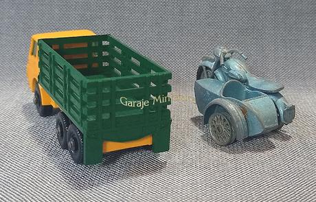 Triumph con sidecar y Dodge Kew con caja de madera de Matchbox #4 Triumph con sidecar y Dodge Kew con caja de madera de Matchbox #4