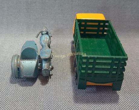 Triumph con sidecar y Dodge Kew con caja de madera de Matchbox #4 Triumph con sidecar y Dodge Kew con caja de madera de Matchbox #4