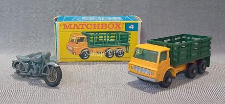 Triumph con sidecar y Dodge Kew con caja de madera de Matchbox #4