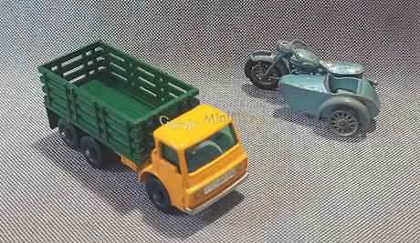 Triumph con sidecar y Dodge Kew con caja de madera de Matchbox #4 Triumph con sidecar y Dodge Kew con caja de madera de Matchbox #4