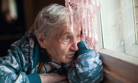 La soledad no deseada en las personas mayores: un problema invisible para la sociedad