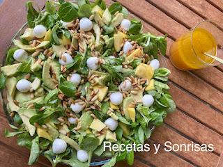 ENSALADA DE AGUACATE Y MANGO CON ALIÑO DE NARANJA ENSALADA DE AGUACATE Y MANGO CON ALIÑO DE NARANJA