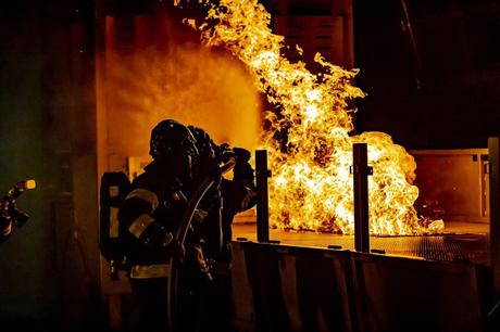 «El aumento de las temperaturas hace necesario reforzar las precauciones contra incendios en la industria», según MCI