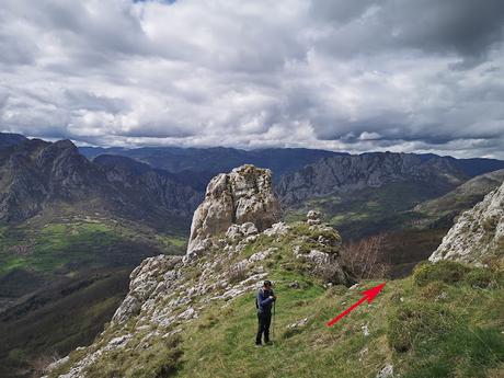 Moncuevo,Pelitrón y Champaza desde Bermiego Moncuevo,Pelitrón y Champaza desde Bermiego