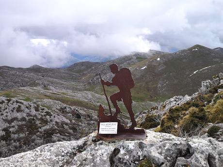 Moncuevo,Pelitrón y Champaza desde Bermiego Moncuevo,Pelitrón y Champaza desde Bermiego