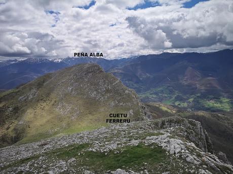 Moncuevo,Pelitrón y Champaza desde Bermiego Moncuevo,Pelitrón y Champaza desde Bermiego