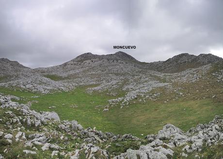 Moncuevo,Pelitrón y Champaza desde Bermiego Moncuevo,Pelitrón y Champaza desde Bermiego