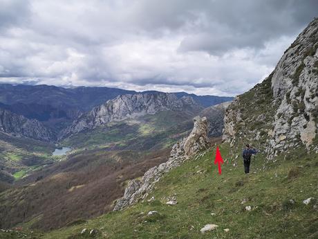 Moncuevo,Pelitrón y Champaza desde Bermiego Moncuevo,Pelitrón y Champaza desde Bermiego