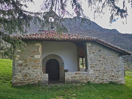 Moncuevo,Pelitrón y Champaza desde Bermiego Moncuevo,Pelitrón y Champaza desde Bermiego