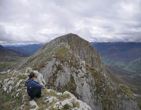 Moncuevo,Pelitrón y Champaza desde Bermiego Moncuevo,Pelitrón y Champaza desde Bermiego