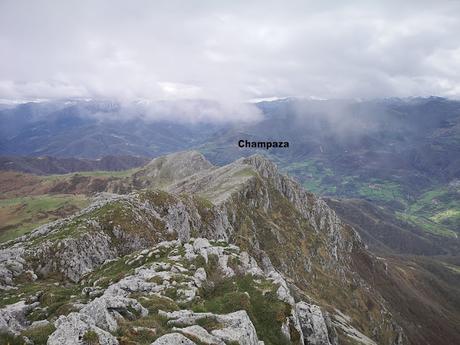 Moncuevo,Pelitrón y Champaza desde Bermiego Moncuevo,Pelitrón y Champaza desde Bermiego