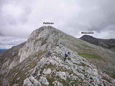 Moncuevo,Pelitrón y Champaza desde Bermiego Moncuevo,Pelitrón y Champaza desde Bermiego