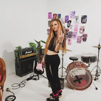 LAURA DSK: 'EL VENDAVAL'