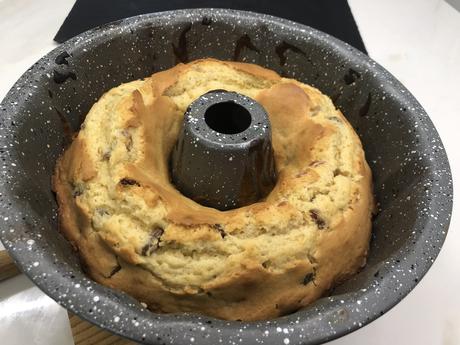 BUNDT CAKE CON PASAS Y FRUTAS DESHIDRATADAS