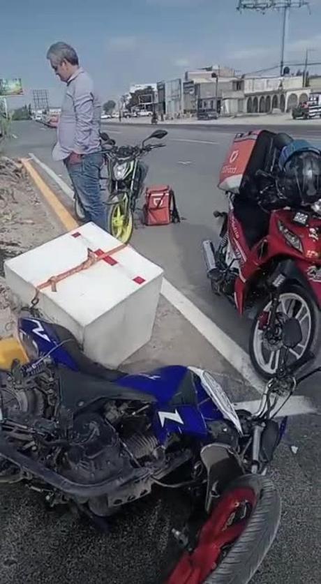 (video)Mujer atropella a motociclista frente al Hospital del Niños y la Mujer