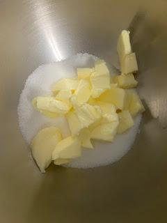 BIZCOCHO DE CEREZAS Y VAINILLA