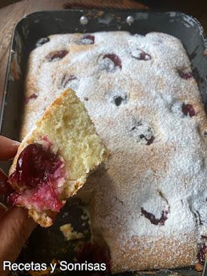 BIZCOCHO DE CEREZAS Y VAINILLA