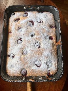 BIZCOCHO DE CEREZAS Y VAINILLA