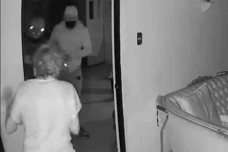 (Video) Asaltan con violencia a mujer de la tercera edad en la colonia del Valle