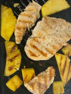 ENSALADA CON POLLO, PIÑA Y AGUACATE