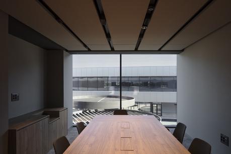 Edificio de oficinas y nave de producción para Power electronics, Valencia, España / IDOM Edificio de oficinas y nave de producción para Power electronics, Valencia, España / IDOM