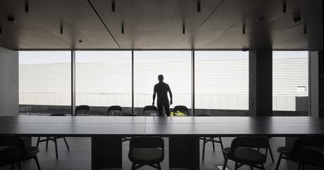 Edificio de oficinas y nave de producción para Power electronics, Valencia, España / IDOM Edificio de oficinas y nave de producción para Power electronics, Valencia, España / IDOM