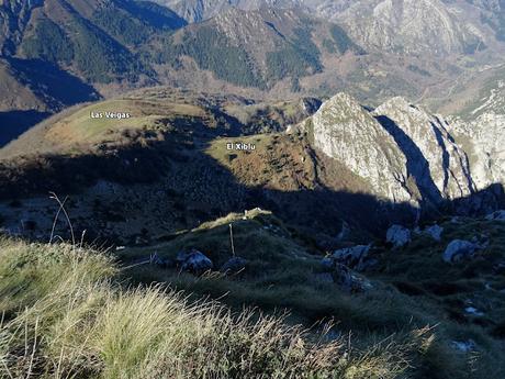 Las Agüeras-Villaorille/Viḷḷuriche-La Cueva la Canal-Picu Mayor-La Furacá