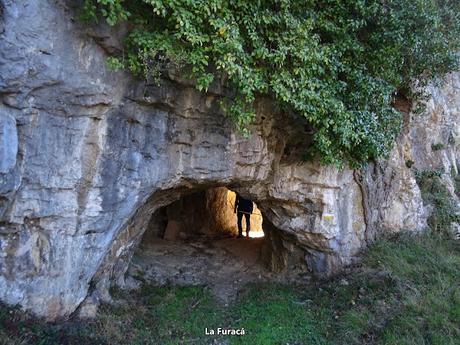 Las Agüeras-Villaorille/Viḷḷuriche-La Cueva la Canal-Picu Mayor-La Furacá
