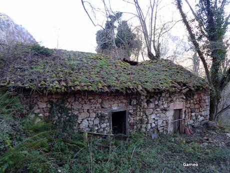 Las Agüeras-Villaorille/Viḷḷuriche-La Cueva la Canal-Picu Mayor-La Furacá