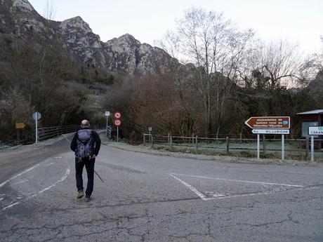 Las Agüeras-Villaorille/Viḷḷuriche-La Cueva la Canal-Picu Mayor-La Furacá