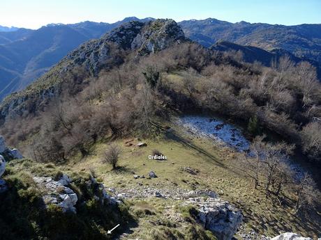 Las Agüeras-Villaorille/Viḷḷuriche-La Cueva la Canal-Picu Mayor-La Furacá