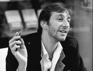 Reseña: La mujer de la libreta roja, Antoine Laurain (Salamandra, 2016) Reseña: La mujer de la libreta roja, Antoine Laurain (Salamandra, 2016)