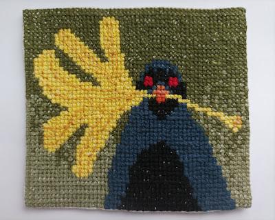 Los bordados dinosaurianos de Small Microraptor Los bordados dinosaurianos de Small Microraptor