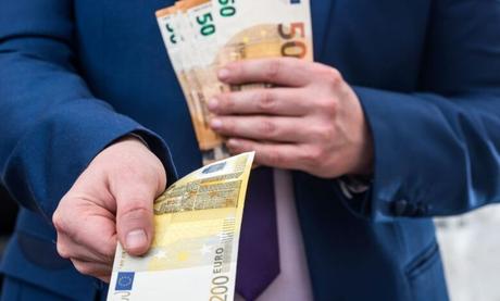 La Agencia Tributaria publica en su web el formulario de solicitud del pago único de 200 euros para personas con bajos ingresos y patrimonio