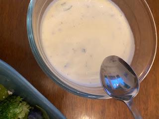 ENSALADA CON BROCOLI, ARANDANOS YAGUACATE