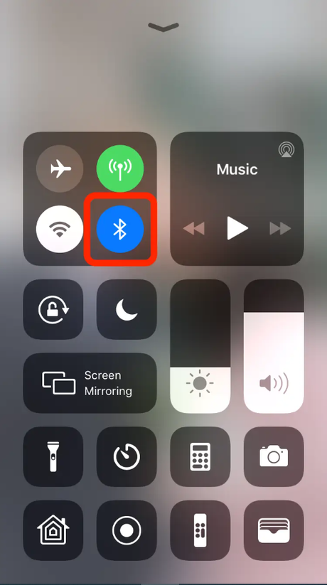 Cómo verificar la batería de AirPods en iPhone Cómo verificar la batería de AirPods en iPhone