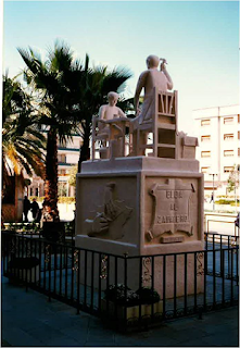 Fallece el autor de la escultura “Zapatero y aprendiz” ubicada en la Plaza del Zapatero