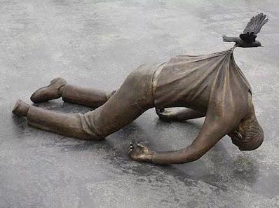 Feijóo se lamenta de “la profundísima crisis económica” … Y la siesta española.