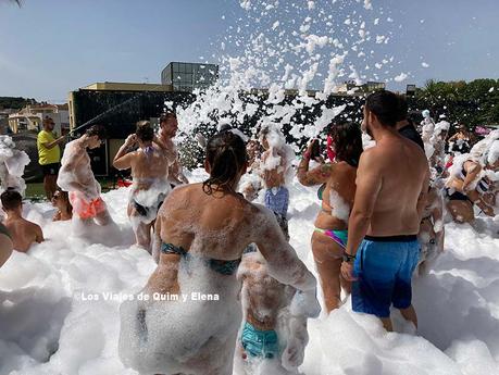 Fiesta de la espuma en el Hotel Evenia