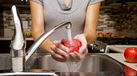 Ensalada de lechuga con semillas y nuez