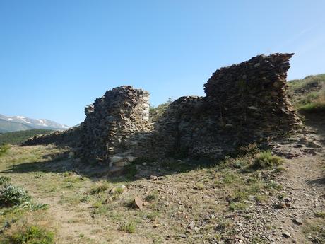 Murallas exteriores del castell de Llívia