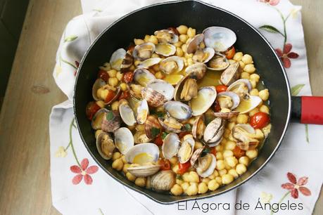 Garbanzos en salsa vongole