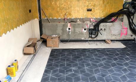 delikatissen vivienda sevilla triplex decoración tragaluz scandinavian industrial salón terraza abierto patio interior redondo modern sevilla apartment ladrillo visto edificio renovado sevilla cristales redondos delikatissen vivienda sevilla triplex decoración tragaluz scandinavian industrial salón terraza abierto patio interior redondo modern sevilla apartment ladrillo visto edificio renovado sevilla cristales redondos