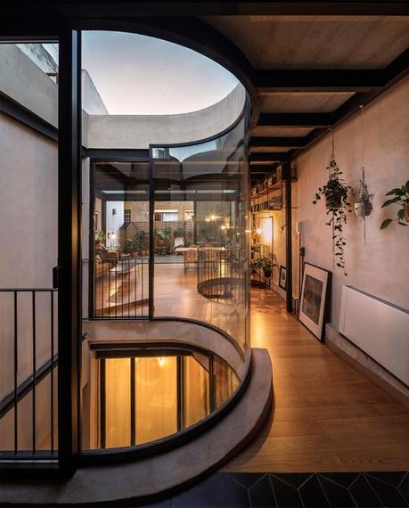 delikatissen vivienda sevilla triplex decoración tragaluz scandinavian industrial salón terraza abierto patio interior redondo modern sevilla apartment ladrillo visto edificio renovado sevilla cristales redondos delikatissen vivienda sevilla triplex decoración tragaluz scandinavian industrial salón terraza abierto patio interior redondo modern sevilla apartment ladrillo visto edificio renovado sevilla cristales redondos