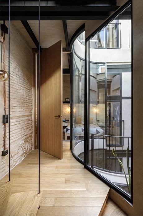 delikatissen vivienda sevilla triplex decoración tragaluz scandinavian industrial salón terraza abierto patio interior redondo modern sevilla apartment ladrillo visto edificio renovado sevilla cristales redondos delikatissen vivienda sevilla triplex decoración tragaluz scandinavian industrial salón terraza abierto patio interior redondo modern sevilla apartment ladrillo visto edificio renovado sevilla cristales redondos