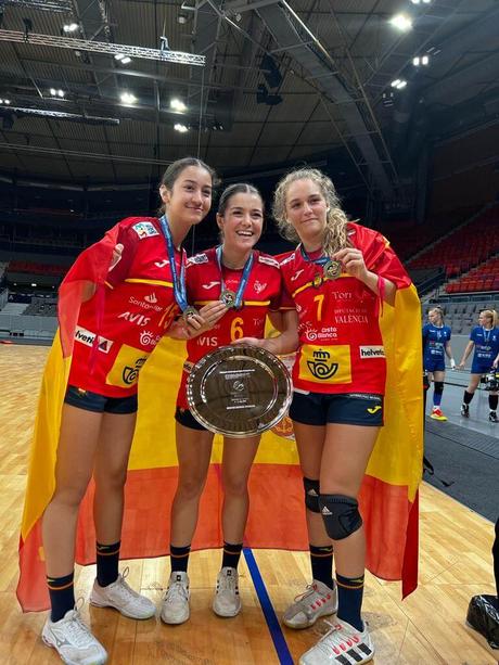 Jugadores quinteños consiguen Oro y Plata en campeonatos europeos Jugadores quinteños consiguen Oro y Plata en campeonatos europeos