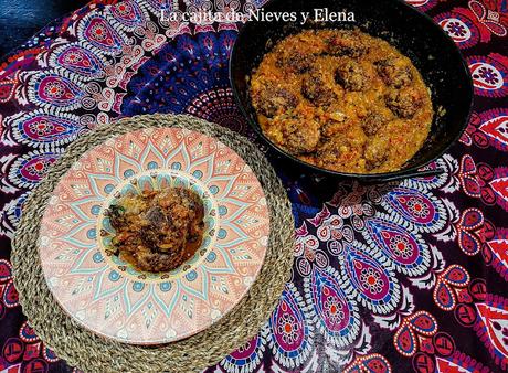 Curry de albóndigas