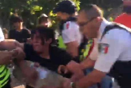 Ciudadanos reaccionan a abuso policial en Jardín de Tequis